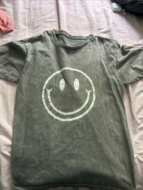 Kids Short-Sleeve Smiley Graphic Tee - Washed Gray